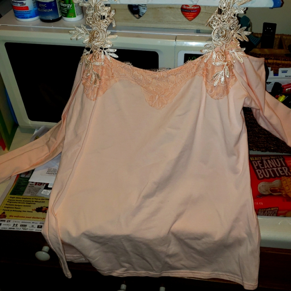 Stunning Women's Floral Embroidered Open Shoulder Shirt XL 16